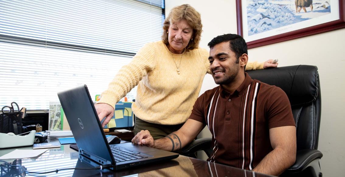 tudent with supervisor during internship